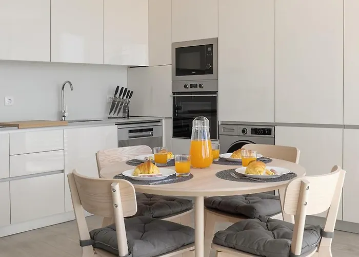 Atlantic Pearl Daire *